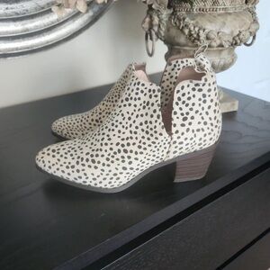 Journee Collection Black and Cream Ankle Booties